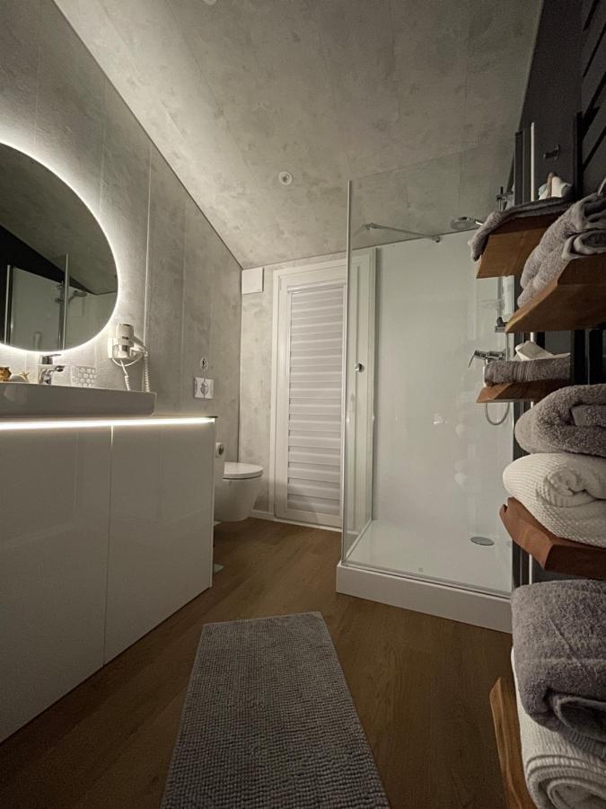 Voralpen Lodge - Ferienhaus Mit Gym & Wellnessbereich Traisen Buitenkant foto