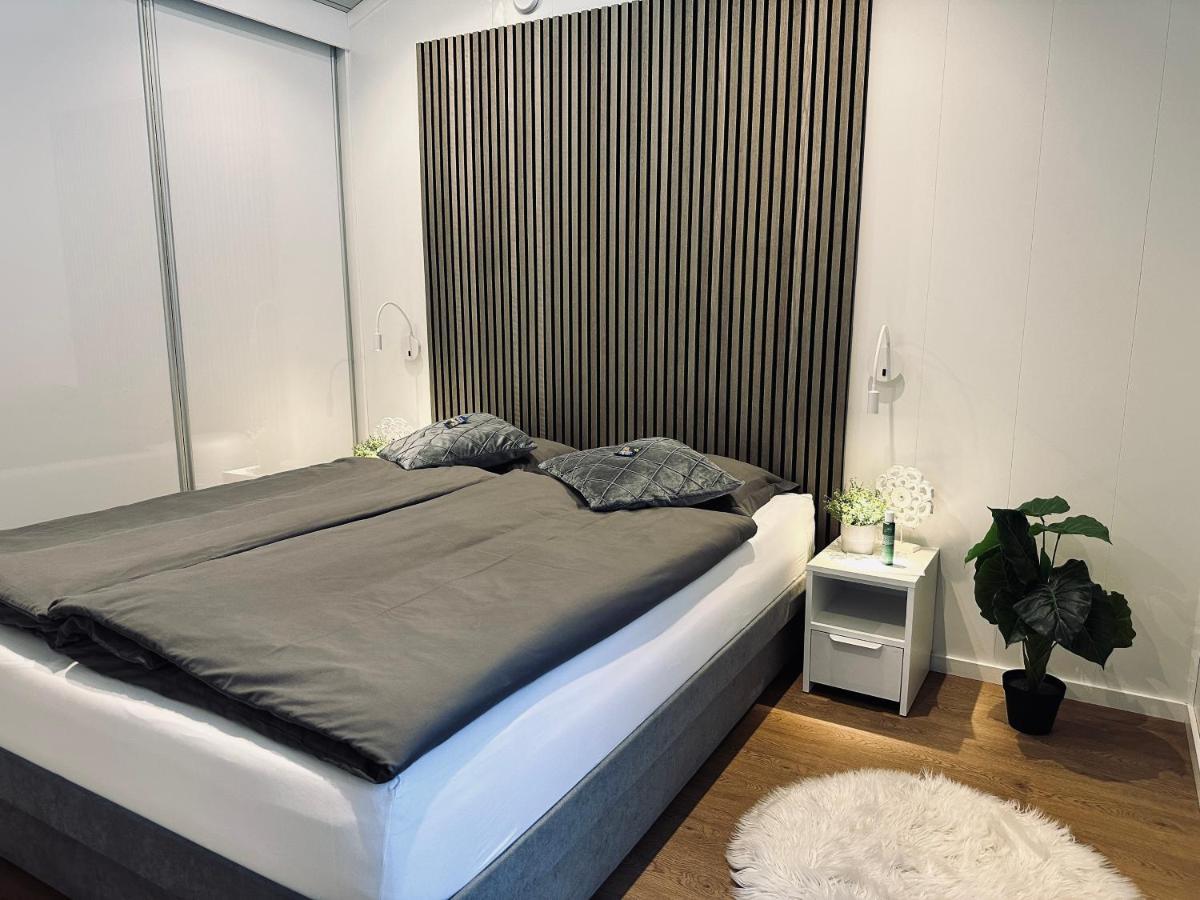 Voralpen Lodge - Ferienhaus Mit Gym & Wellnessbereich Traisen Buitenkant foto