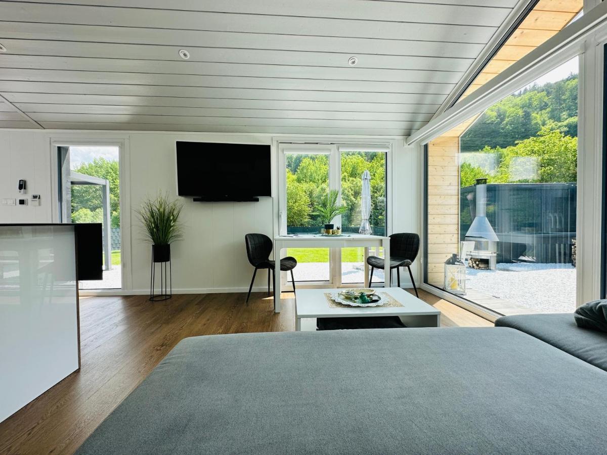Voralpen Lodge - Ferienhaus Mit Gym & Wellnessbereich Traisen Buitenkant foto