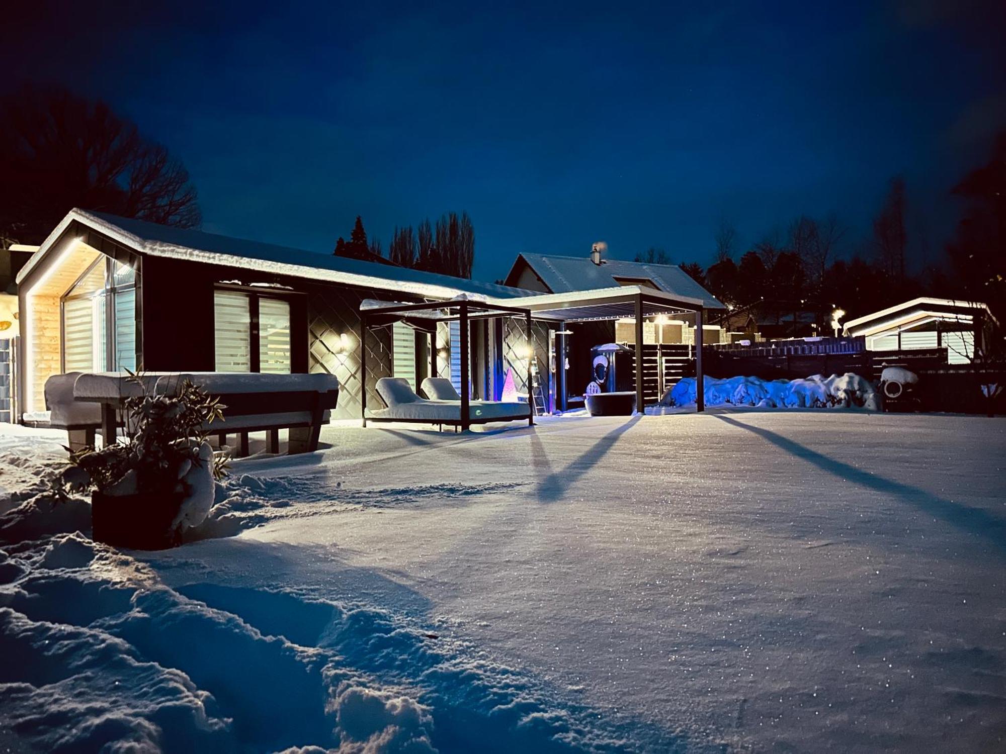 Voralpen Lodge - Ferienhaus Mit Gym & Wellnessbereich Traisen Buitenkant foto